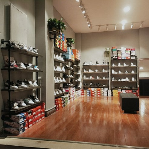 Hot sale shoe shop furniture metal display rack